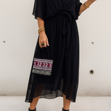 Elegantní Midi Šaty pro Ženy s Portfelem – V-krk z Chiffonu s Asymetrickým Lemem