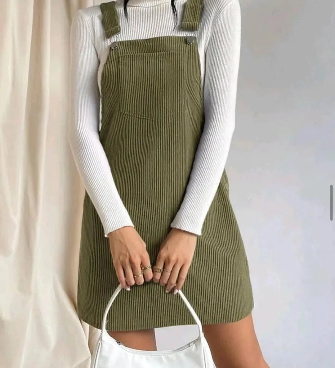 Dámské manšestrové šaty – Retro styl
