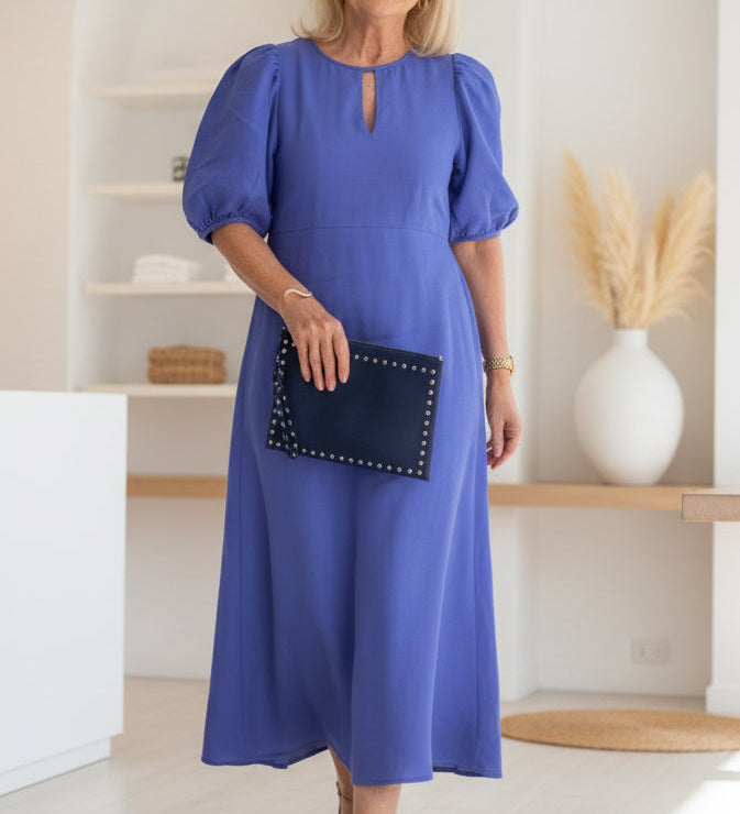 Elegantní dlouhá černá šaty pro ženy - Chic a nadčasové šaty