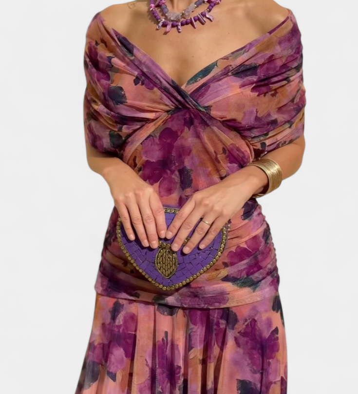 Dlouhá dámská šaty s výstřihem do V a květinovým vzorem – Elegantní a vzdušný outfit